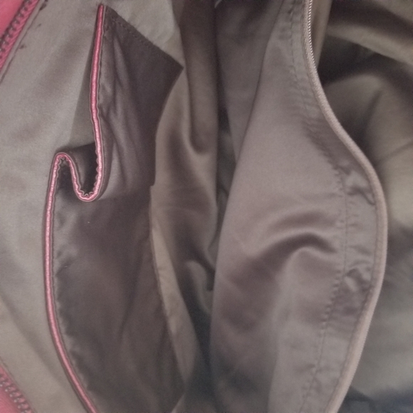 Garnet Red Handbag with Extra Wide Strap - Picture 4 of 8